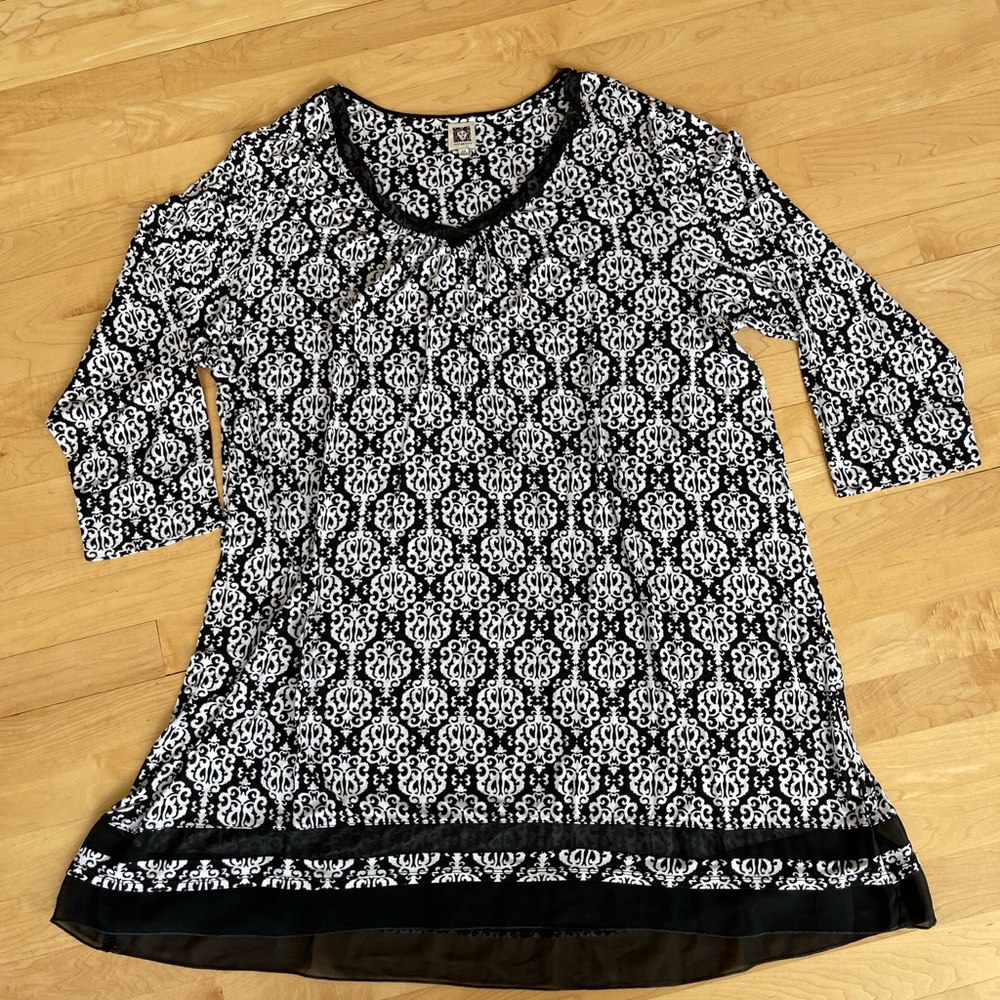 Anne Klein Black and White Top Size 2X